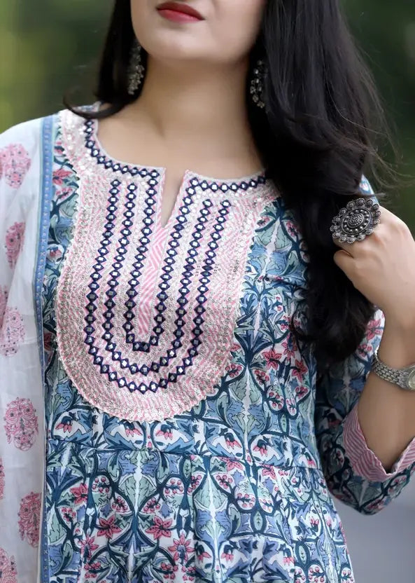 Women Viscose Rayon Kurta Pant Dupatta Set