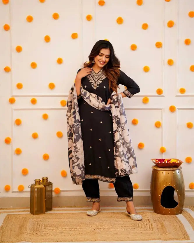Women Viscose Rayon Kurta Pant Dupatta Set