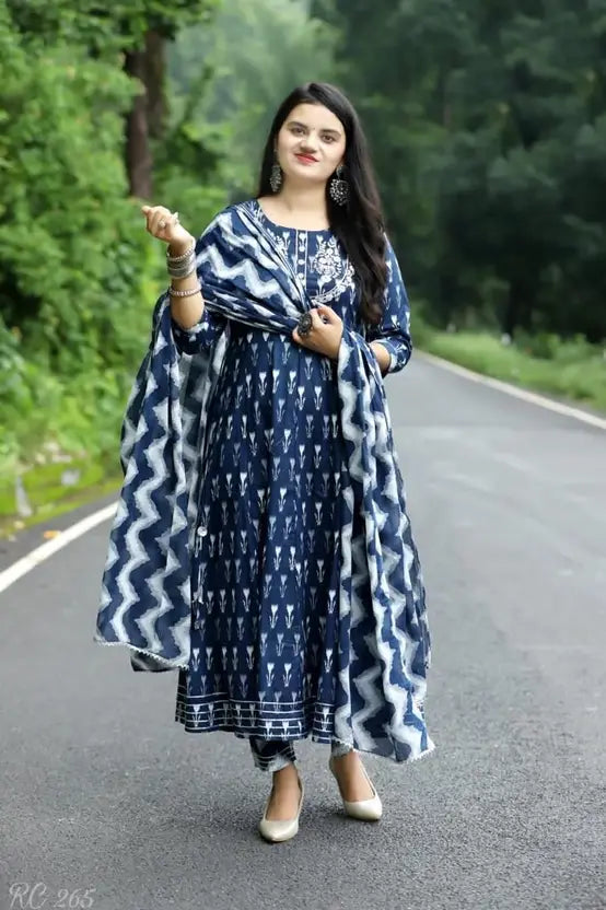 Women Viscose Rayon Kurta Pant Dupatta Set