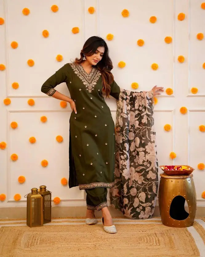 Women Viscose Rayon Kurta Pant Dupatta Set