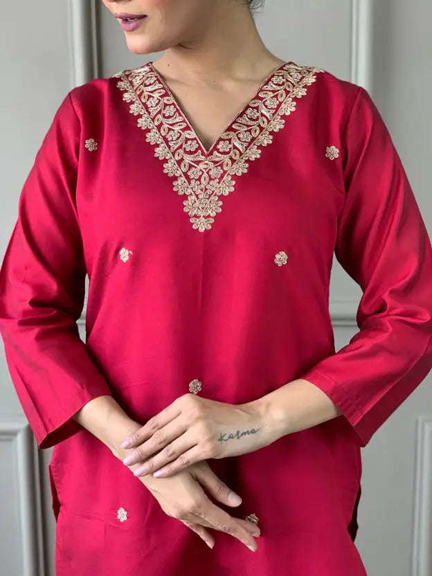 Women Chanderi Kurti Pant Dupatta Set